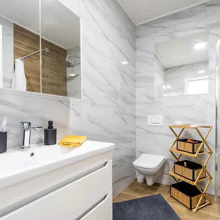 Midi Apartment Vir
