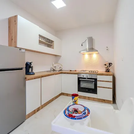 Dalmara Milki Apartamento