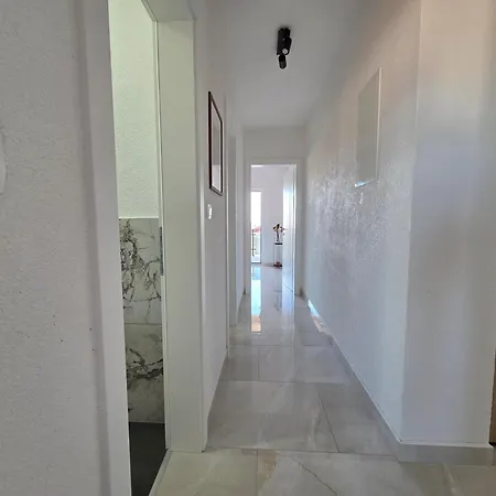 Apartamento Dalmara Milki Vir