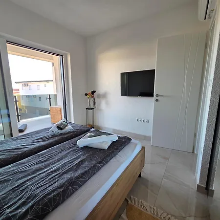 Dalmara Milki Apartamento *