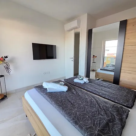 Apartamento Dalmara Milki Vir